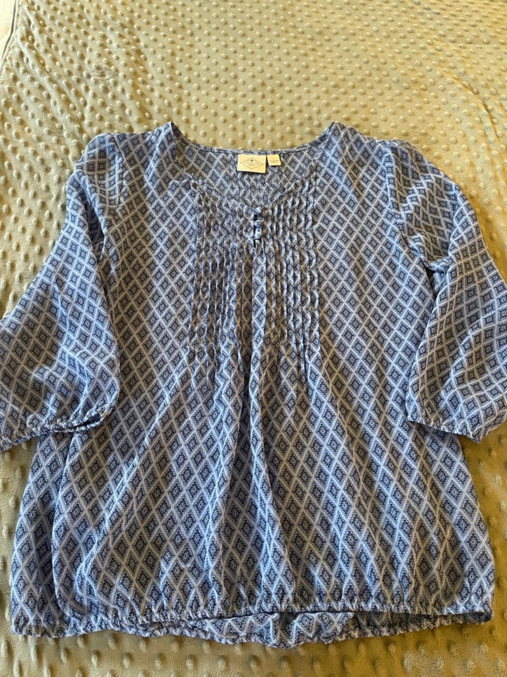 Women's Blue Diamond-Print Pintuck Blouse